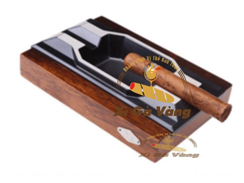 Gạt tàn là phụ kiện cần thiết cho nhiều quý ông